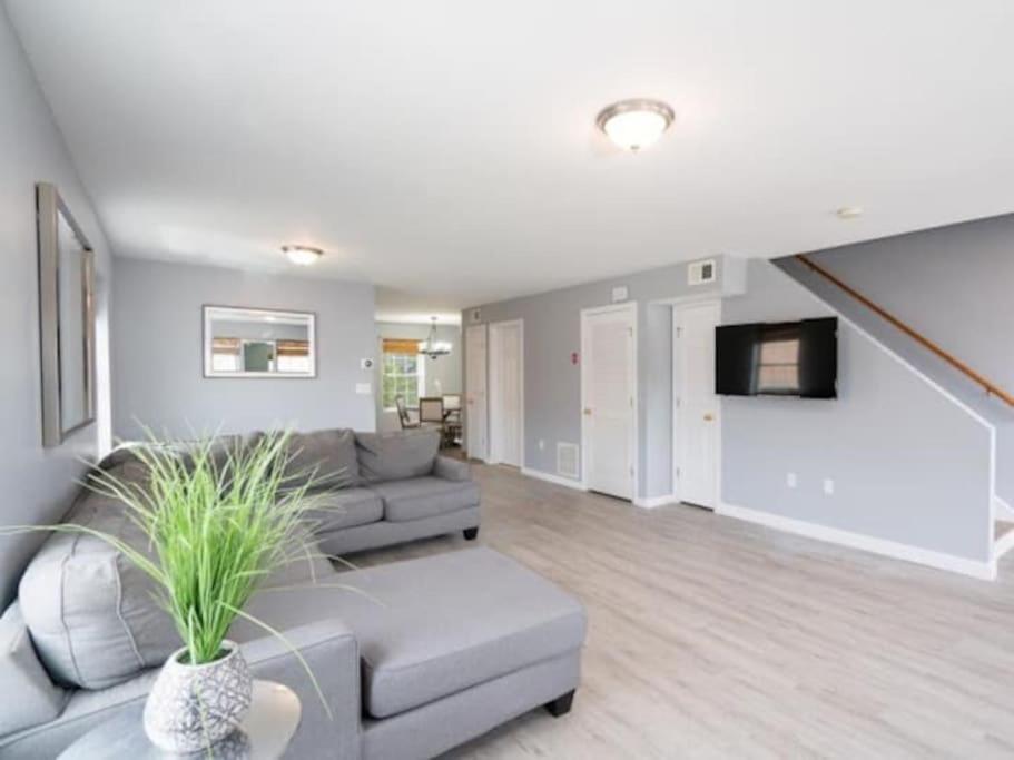 Appartement Gorgeous Waterfront 3 Bedroom, 1.5 Bathroom Unit. New Haven