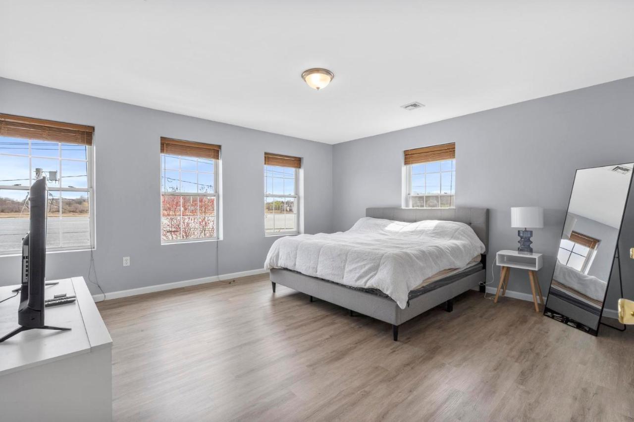 Appartement Gorgeous Waterfront 3 Bedroom, 1.5 Bathroom Unit. New Haven